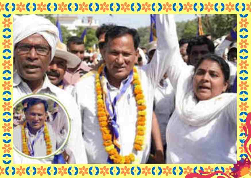 आंबेडकर जयंती जुलूस में शामिल आजमगढ़ के एसडीएम राजकुमार बैठा, जय भीम के नारों के बीच वायरल वीडियो