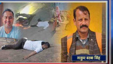 अलीगढ़ गूलर रोड पर सड़क हादसे का दृश्य, घायल युवक, खराब सड़क और रिपोर्टर ठाकुर बख्श सिंह की फोटो के साथ न्यूज फीचर इमेज
